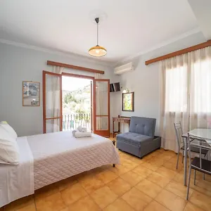 https://vrettos-arts.kefaloniahotels.net